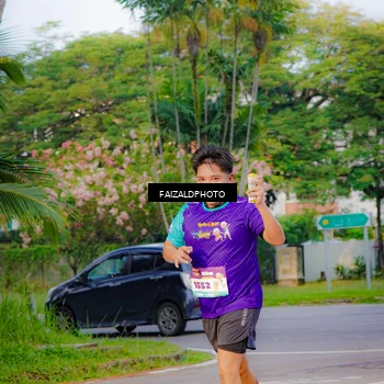 Runner Photo 8320301