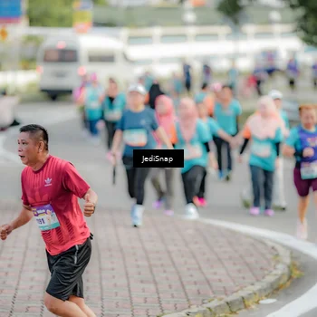 Runner Photo 8320334