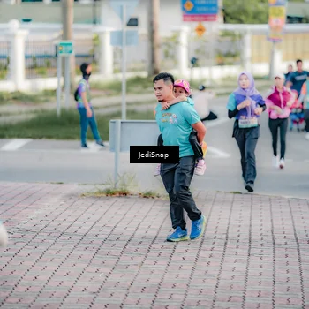 Runner Photo 8320416