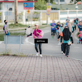 Runner Photo 8320454