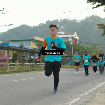 Runner Photo 8320500