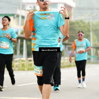 Runner Photo 8320572
