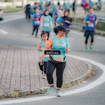 Runner Photo 8320663