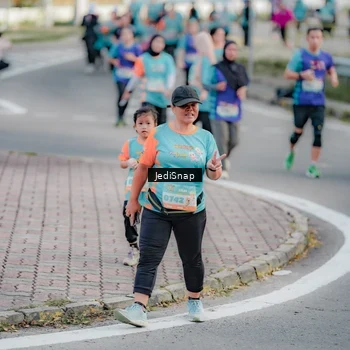 Runner Photo 8320675