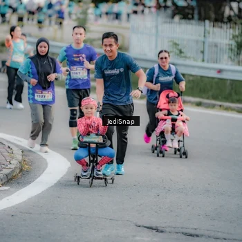 Runner Photo 8320713