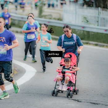 Runner Photo 8320798