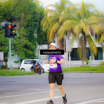 Runner Photo 8320800