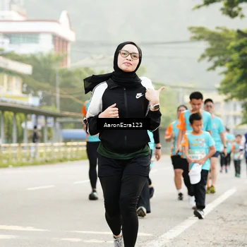 Runner Photo 8320801