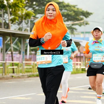 Runner Photo 8320900