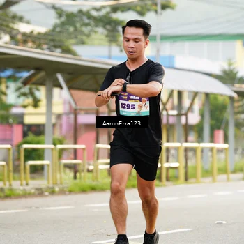 Runner Photo 8320992