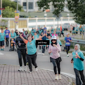 Runner Photo 8320999