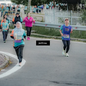 Runner Photo 8321062