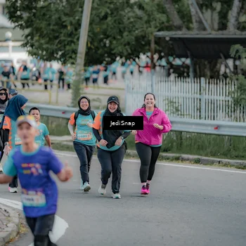 Runner Photo 8321111