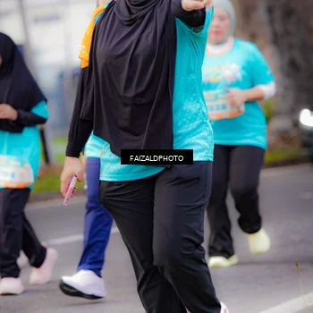 Runner Photo 8323001