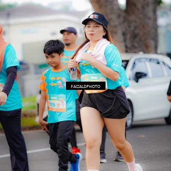 Runner Photo 8323030