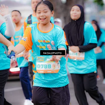 Runner Photo 8323100