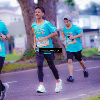 Runner Photo 8323736