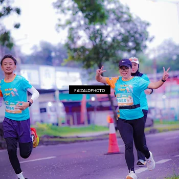 Runner Photo 8323811