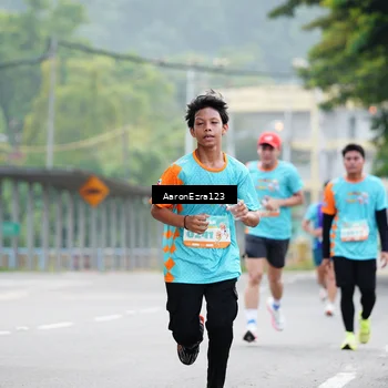 Runner Photo 8323879