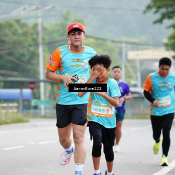 Runner Photo 8323889