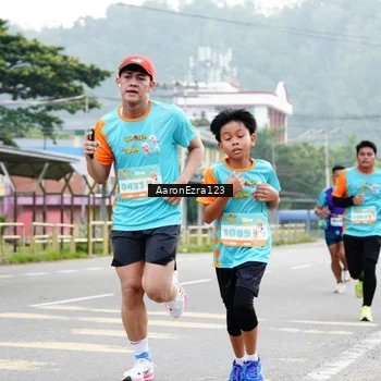 Runner Photo 8323898