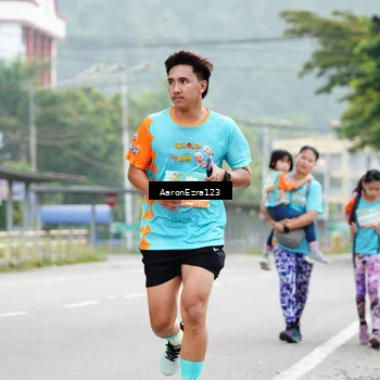 Runner Photo 8323918
