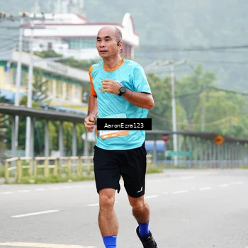 Runner Photo 8323944
