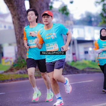 Runner Photo 8323946
