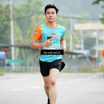 Runner Photo 8323975