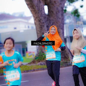 Runner Photo 8323976