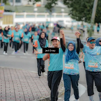 Runner Photo 8324011