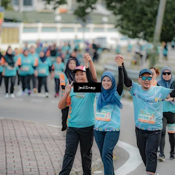 Runner Photo 8324024