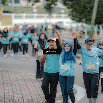 Runner Photo 8324025