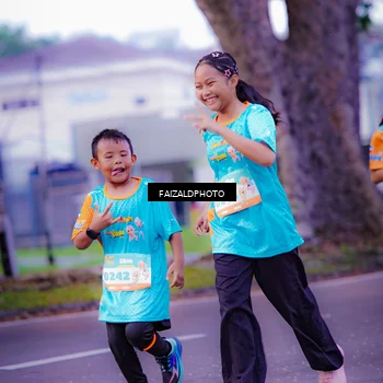 Runner Photo 8324031