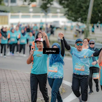 Runner Photo 8324033