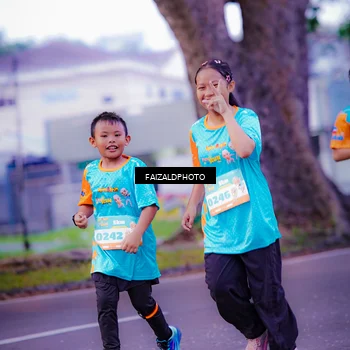 Runner Photo 8324041