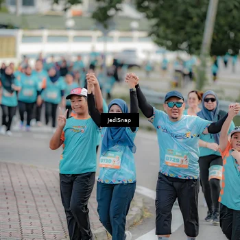 Runner Photo 8324055