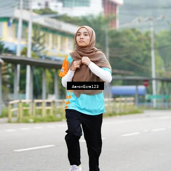 Runner Photo 8324059
