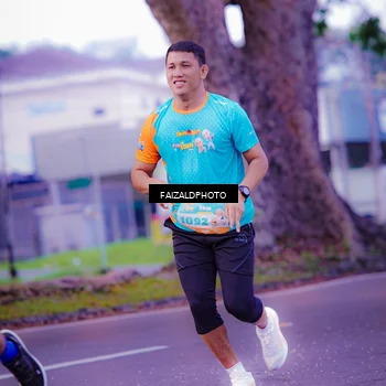 Runner Photo 8324100