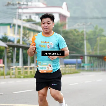 Runner Photo 8324102