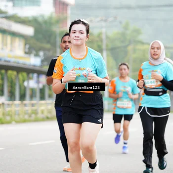 Runner Photo 8324211