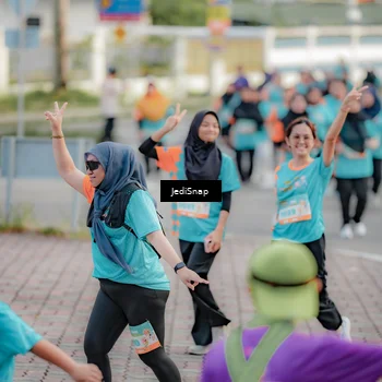 Runner Photo 8324213