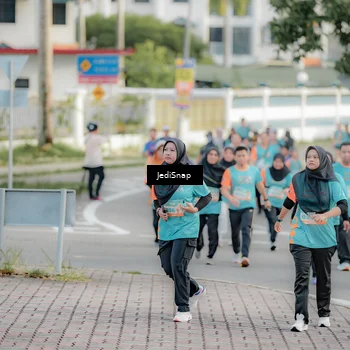 Runner Photo 8324219