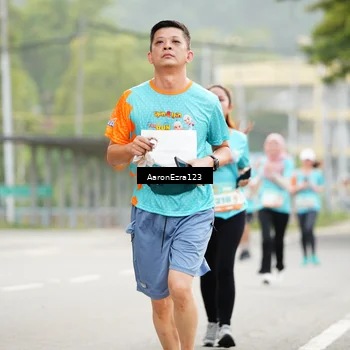 Runner Photo 8324260