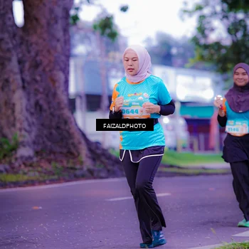 Runner Photo 8324286