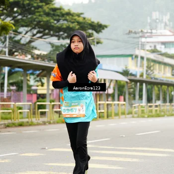 Runner Photo 8324301