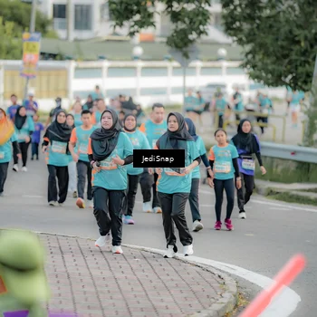 Runner Photo 8324308