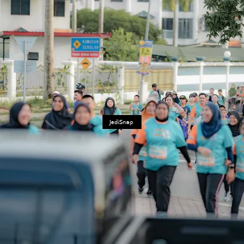 Runner Photo 8324378