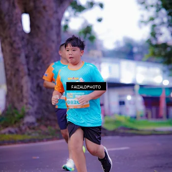 Runner Photo 8324382