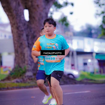 Runner Photo 8324383
